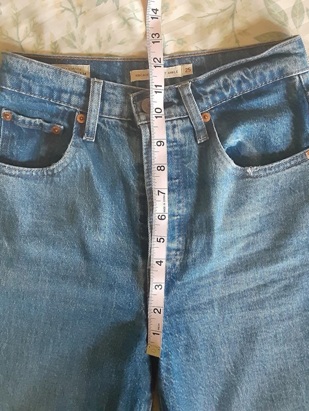 Levi’s Ribcage Jeans - Picture 4 of 7